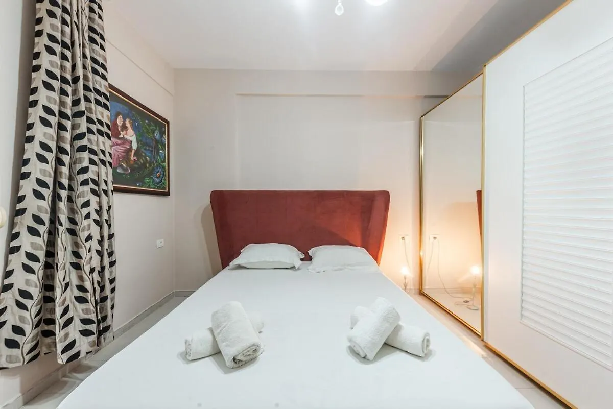 Stylish Apartment By The Beach Free Parking Vlorë